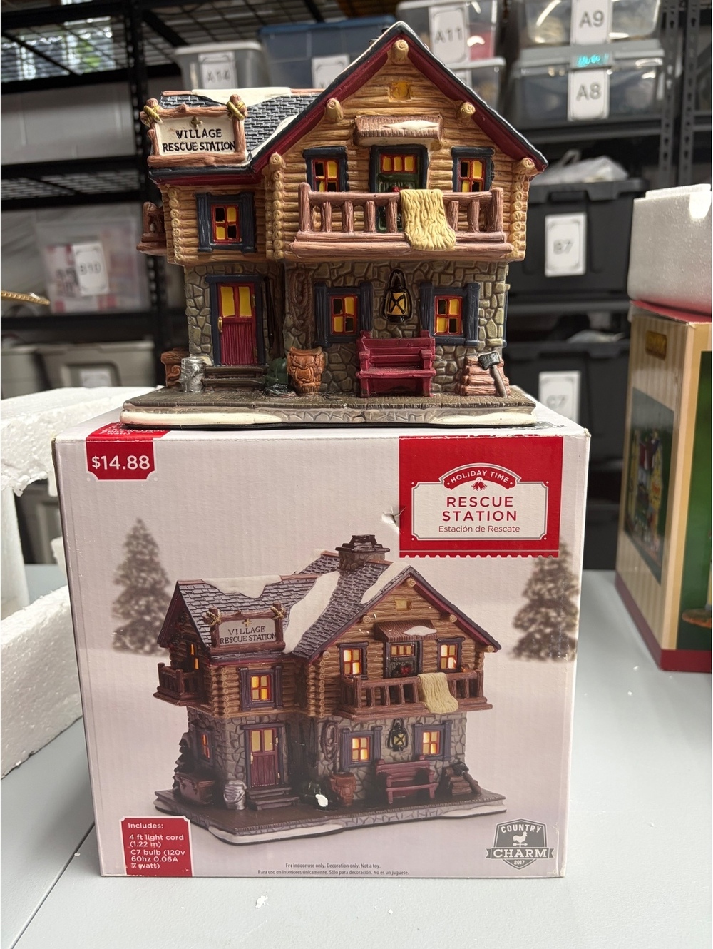 Holiday Time Rescue Station Country charm 2017 NO LIGHT